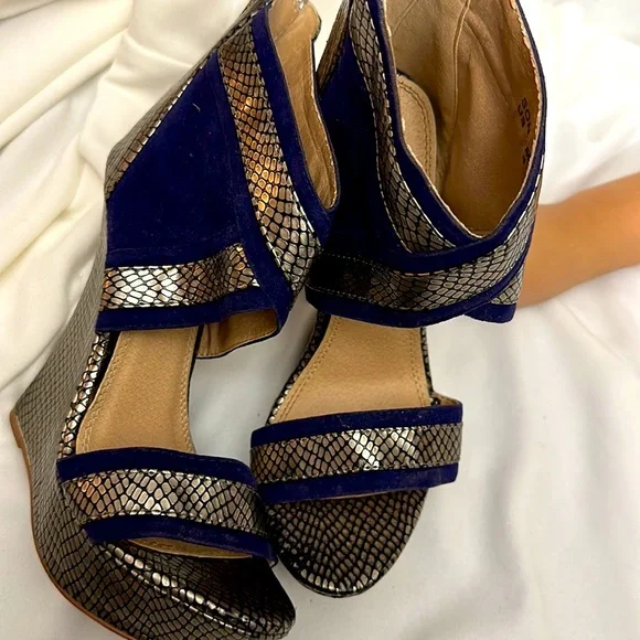 Heels - Picture 4 of 4